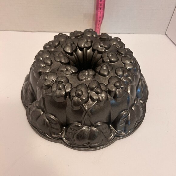 🎃 Nordic Ware Pumpkin Patch Bundt Pan | Harvest Floral Design | NEW - Picture 1 of 4